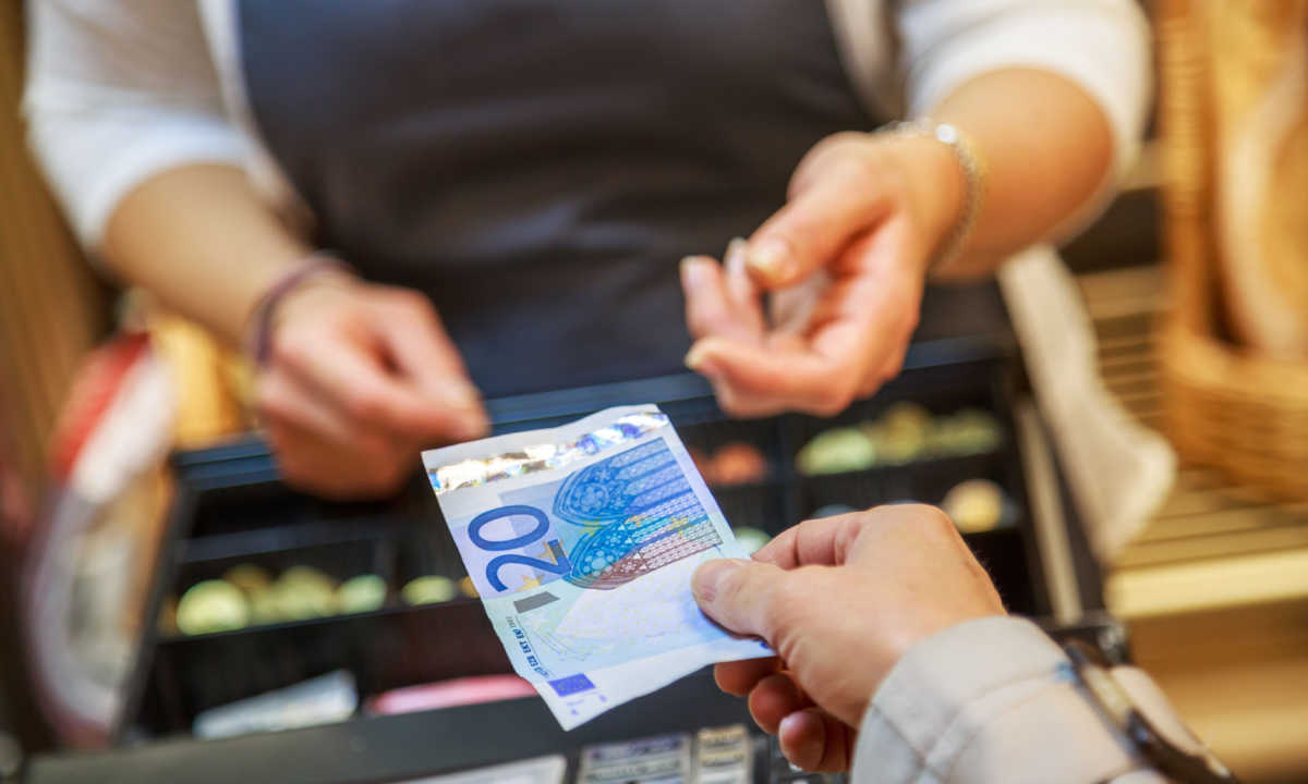 Digital Payment Growth Threatens EU Consumers’ Cash Usage