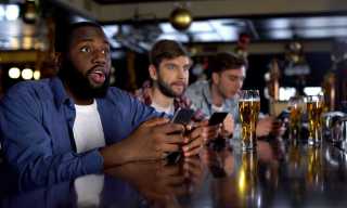 Online Betting and Instant Payouts the Odds-on Super Bowl Favorites