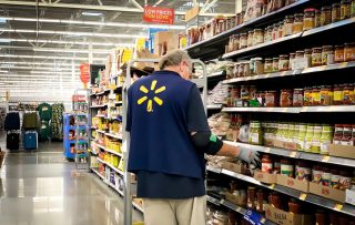 Walmart Boosts Wages and Benefits Amid Tight Labor Market
