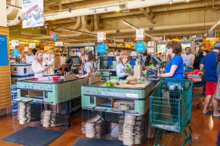 Grocers See Even High-Income Consumers Reining in Spending
