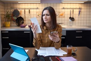 23% of Single-Income Households More Likely to Struggle Paying Bills