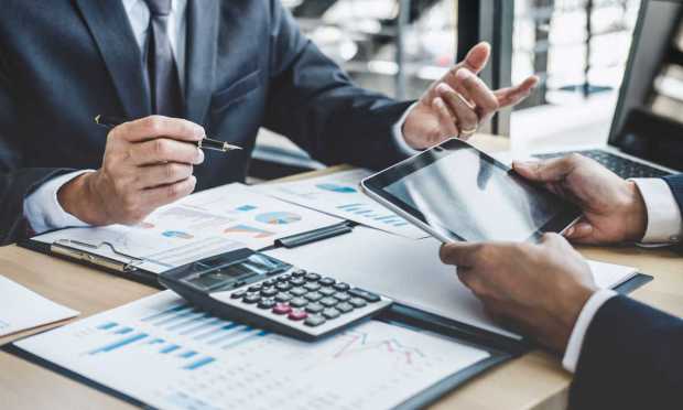 Dubai Investments Takes 9% Stake in UK Digital Bank Monument