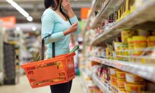 Grocers Fail to See Expected Surge as Shoppers Cut Back