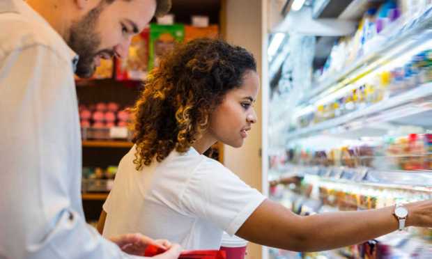 Grocery Shoppers Buy Fewer Items but Maintain Quality Amid Inflation