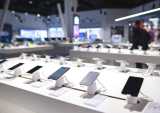 Report: Smartphone and PC Shipments to Fall in 2023