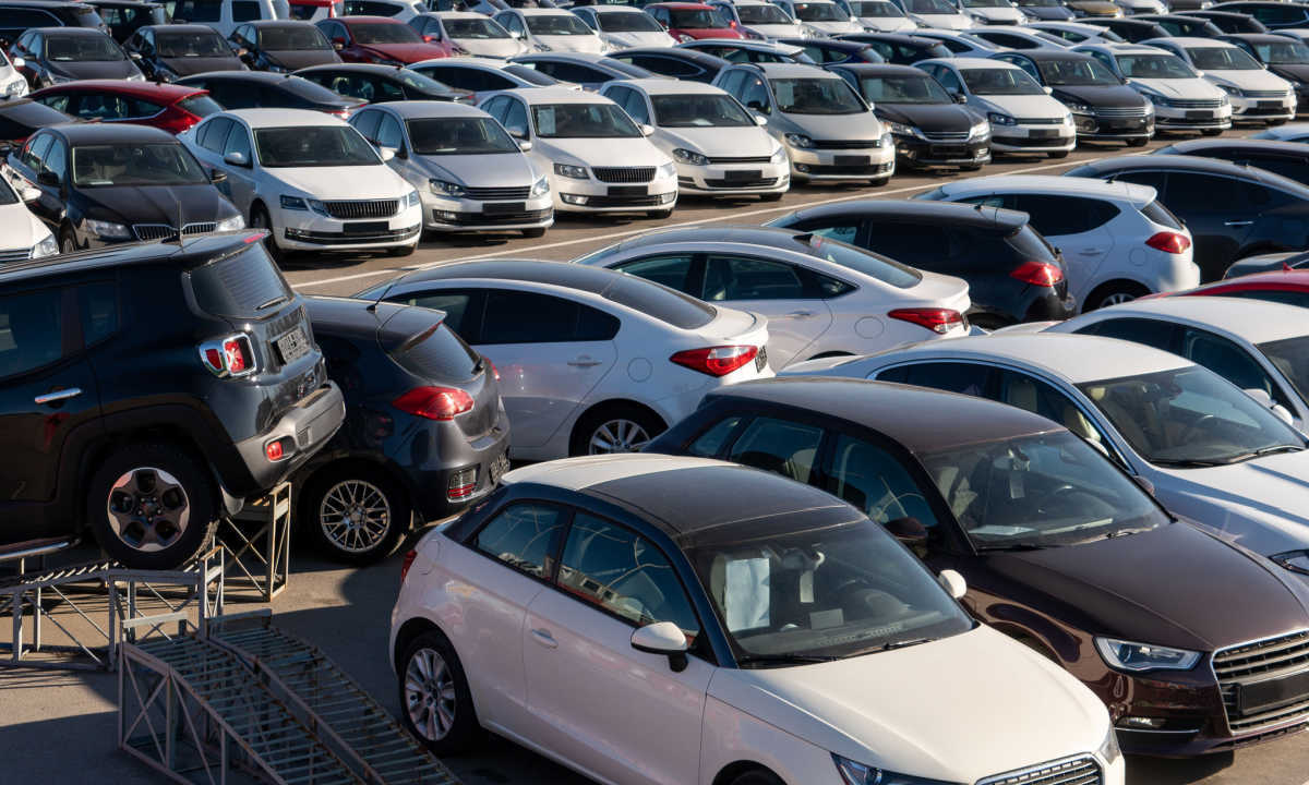 Subprime Car Buyers Pressured by High Prices and Stagnant Wages