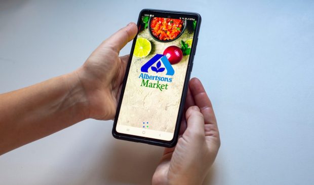 Albertsons and Other Grocers Expand Mobile Offerings to Drive Loyalty