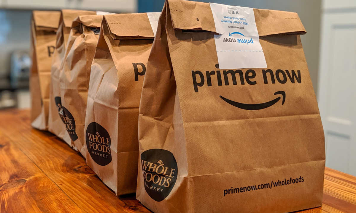 Amazon’s Earnings May Spotlight Battlegrounds as Consumers Pull Back
