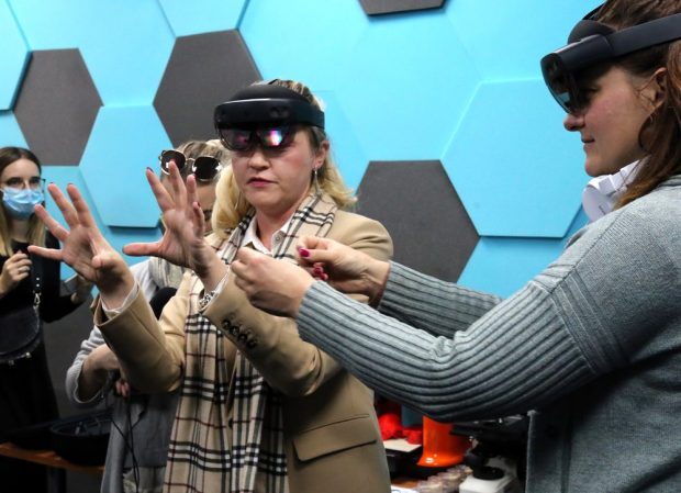 Microsoft’s Metaverse Retrenchment Shows Pitfalls of Predicting Next Big Thing