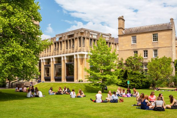 UK Students Shortchanged as Loans, Grants Increase by 2.8%