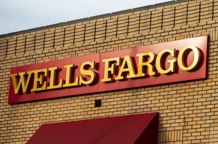 Wells Fargo CFO: Economy Will Worsen As 2023 Goes On