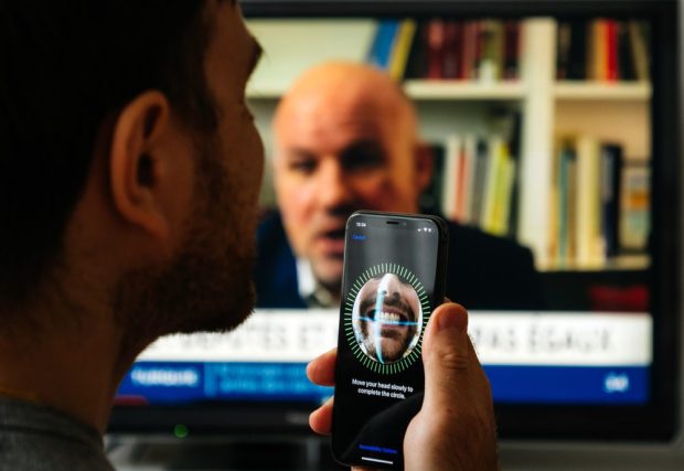 Biometrics and Smartphones Make Life Without Passwords a Reality