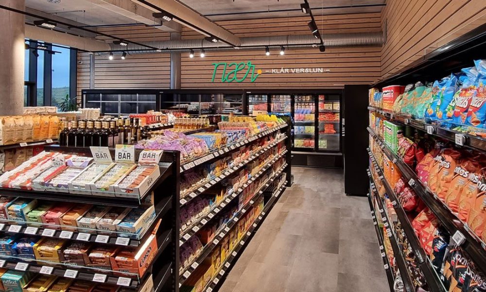 LS Retail - Retail Tracker: Innovating the Retail Checkout Experience - February 2023 - Discover why automated technology is necessary to meet customers’ evolving demands for seamless checkout experiences