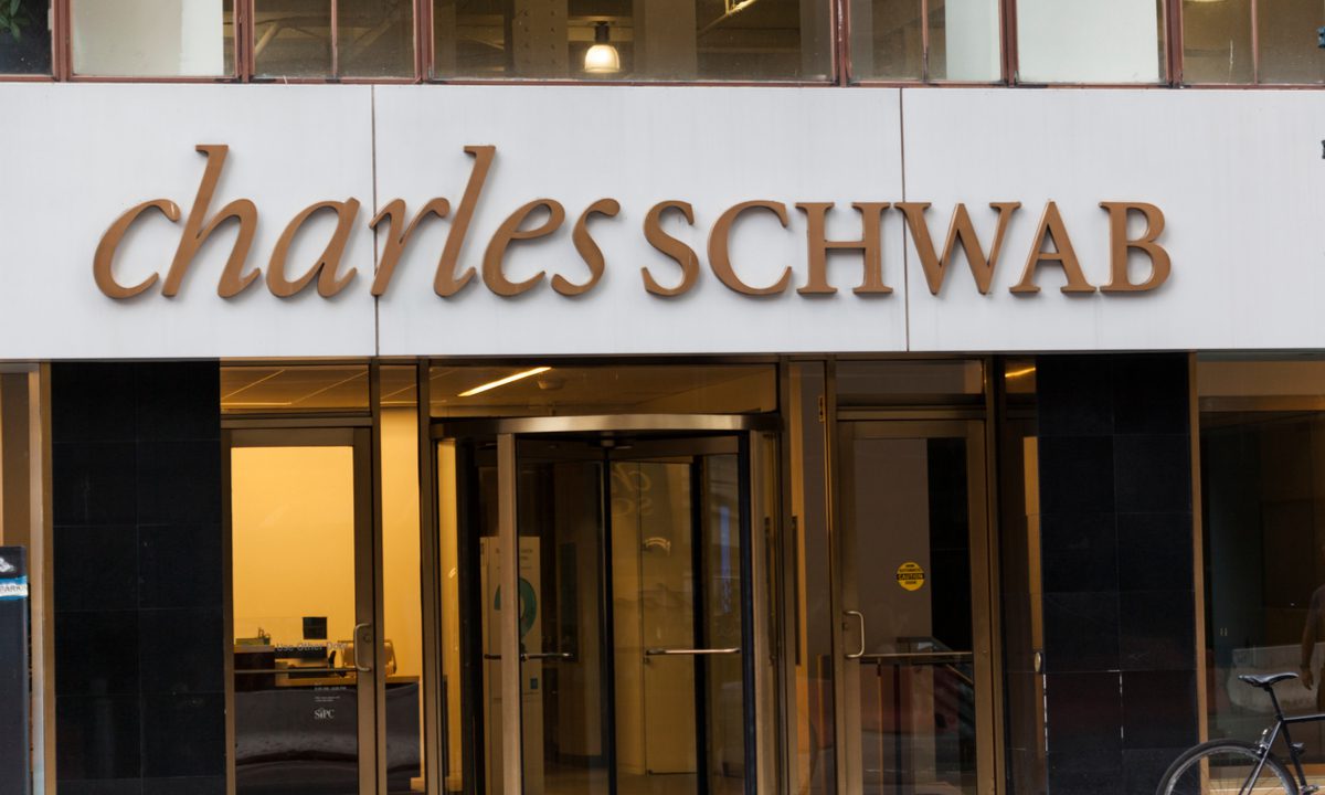 Charles Schwab Customers Deposit $16.5 Billion During Banking Crisis ...
