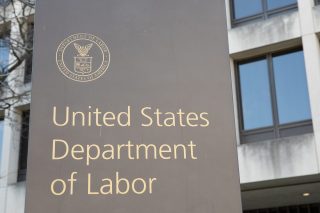 Number of Initial Jobless Claims Drops by 1,000