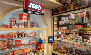 Lego Builds Sales as Fans Seek More Complicated Sets