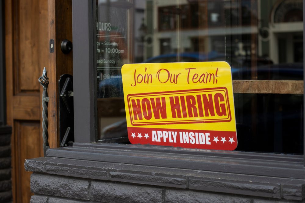 US Job Openings Flat as Fewer Workers Quit
