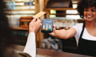 Contactless Cards Dominate in UK as Mobile Wallets Poised to Increase