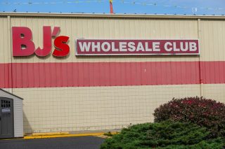 BJ’s Taps Shelf-Scanning Robotics as Grocers Rethink Inventory