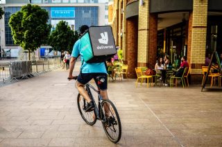 Deliveroo’s Orders Drop by 7 Million as Consumers Cut Back