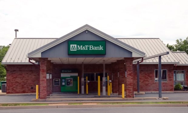 Small Banks Hike Interest Rates as Depositors Flee