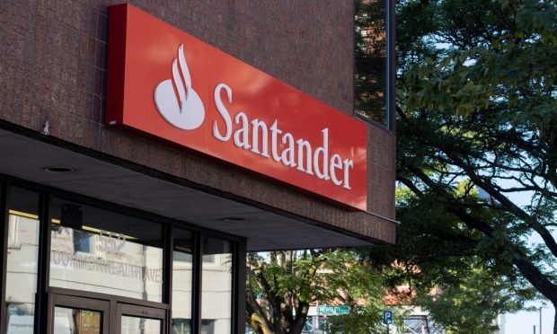 Santander Bank Partners With DailyPay to Offer On-Demand Pay