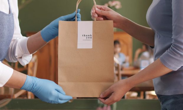 Dine-In Takes a Tip From Fast-Casual With Off-Premises Innovation