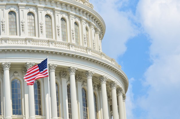 US Lawmakers Debate Dueling Stablecoin Bill Drafts