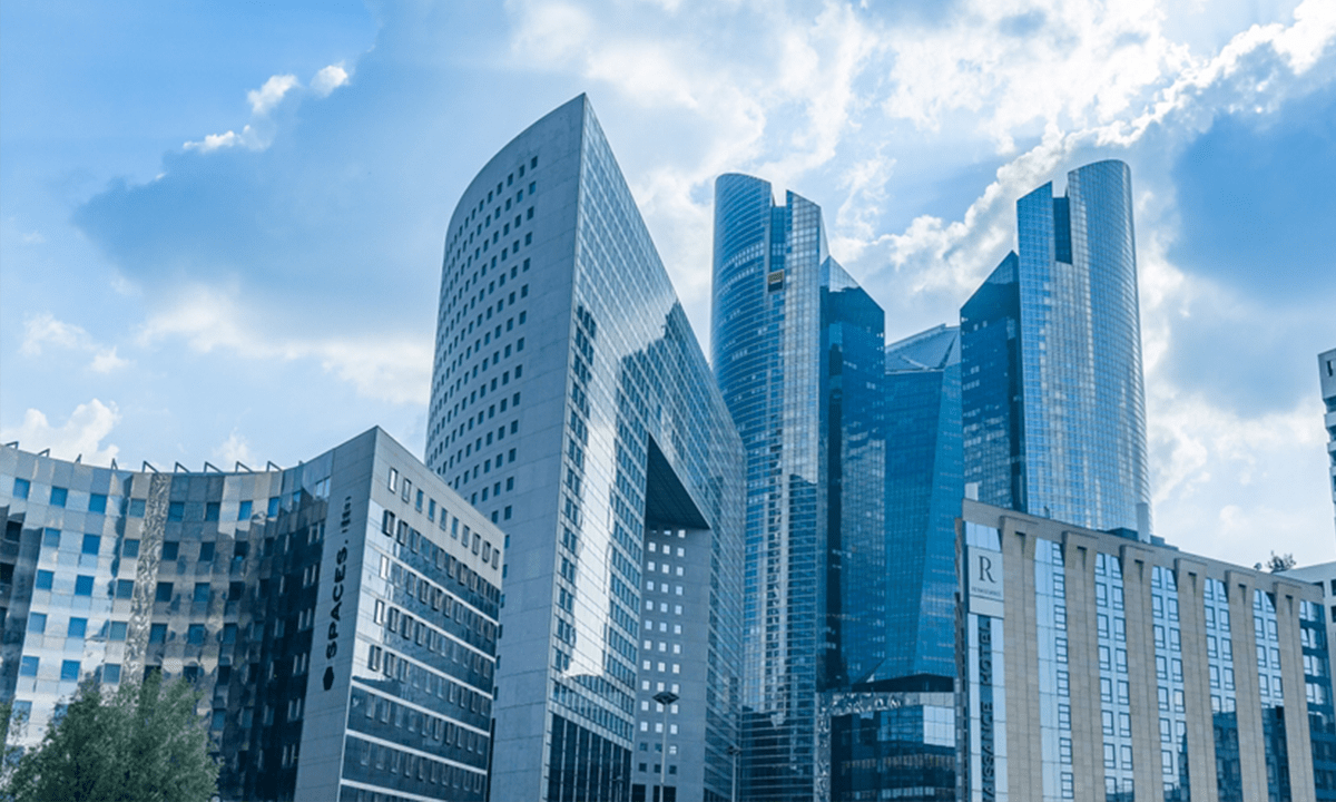 Consumer Trust Gives Banks AI Edge Over FinTechs Because of Cash Usage, Says SocGen