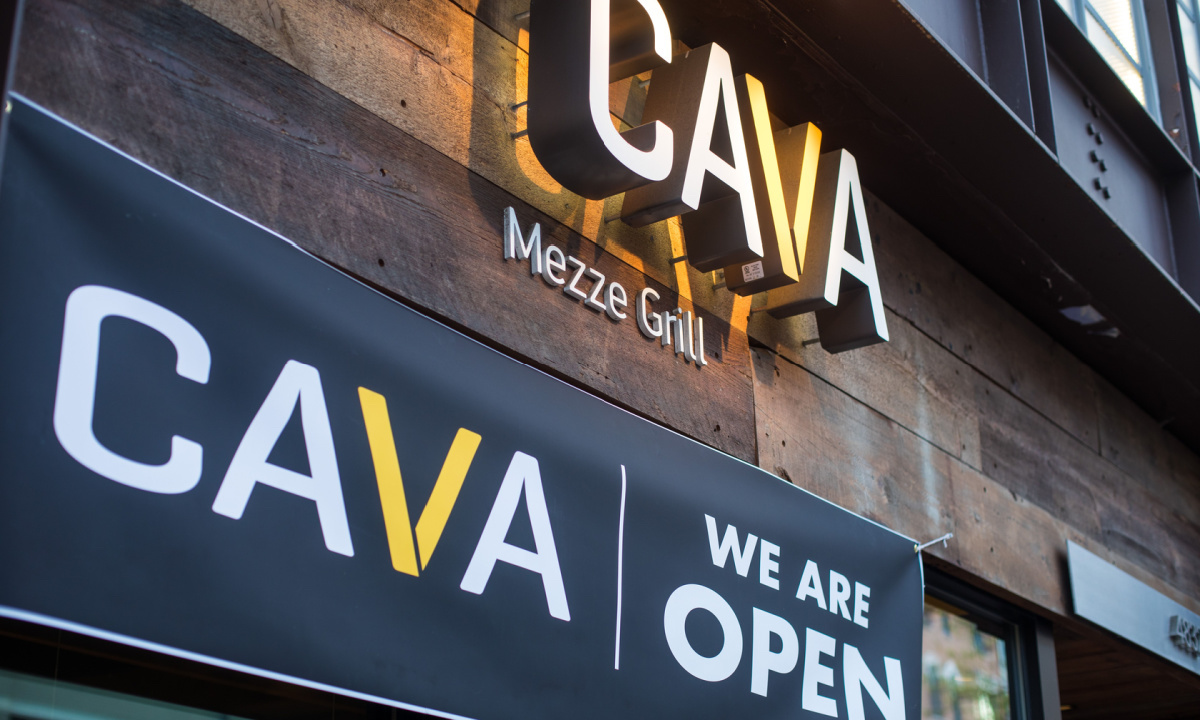 Midsized Restaurant Chains Grapple With Reliance on Third-Party Aggregators