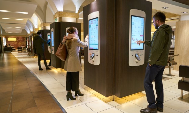 Restaurants Split on Kiosks in Efforts to Boost Digital Efficiency