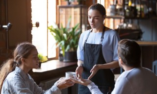 Restaurants’ Declining Service Threatens Diner Loyalty