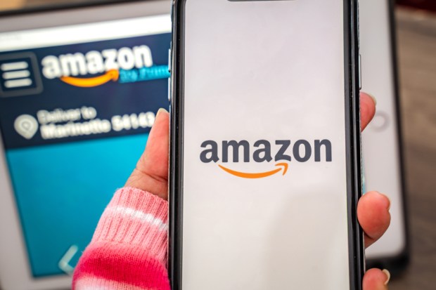 Amazon in Talks with Wireless Carriers to Offer Low-Cost Mobile Phone Service to Prime Members