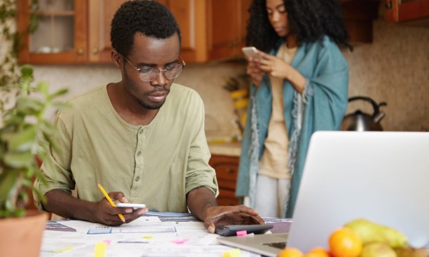 Paycheck-to-Paycheck Pressures to Continue as Powell Signals More Rate Hikes