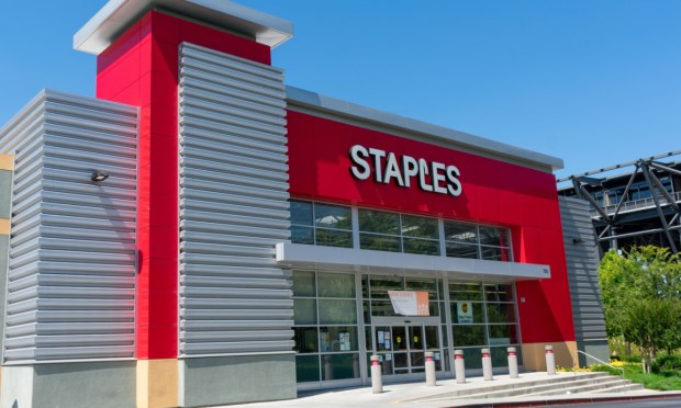 Staples Begins Accepting Amazon Returns Amid Expansion of In-Store Services