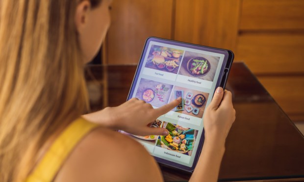 Three-Quarters of City Dwellers Now Order From Restaurants Online