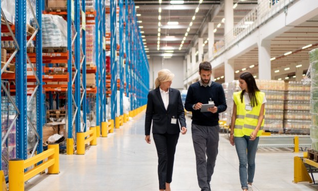 Big Box Stores Opt for Smaller Warehouse Operations