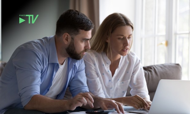 Why the Fed Underestimates the Pressures of the Paycheck-to-Paycheck Economy