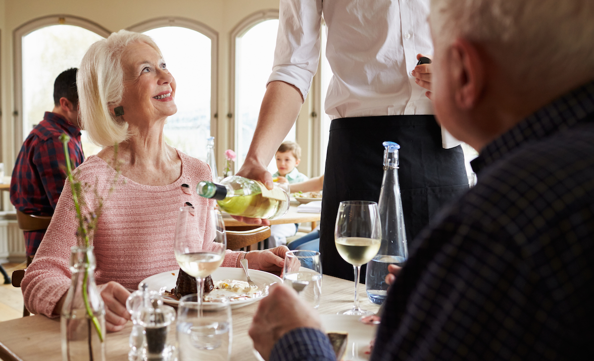 Travelers Are Willing to Splurge on Full-Price Restaurant Meals