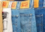 Levi’s Cuts Prices as Consumers Cut Spending  