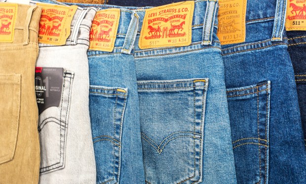 Levi’s Cuts Prices as Consumers Cut Spending  