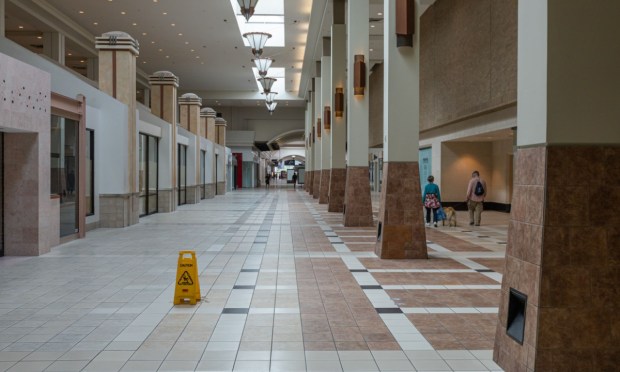 Report: Malls Trapped in ‘Awful Cycle’ as Values Plummet