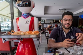 Consumers Want Robots Out of Sight and Out of Mind When Eating Out