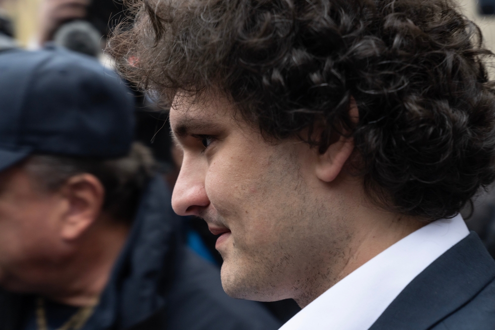 FTX’s Bankman-Fried Trades Parent’s Home for Prison as Judge Revokes Bail