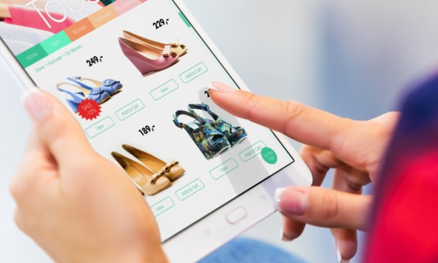 REVOLVE Turns Delayed Shipping Into Customer Rewards 