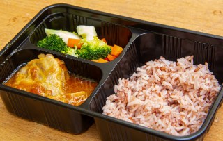 Restaurant Visits Decline as Consumers Buy Ready-Made Meals Weekly