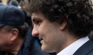 Bankman-Fried Lawyers Press for Better Jailhouse Internet Access