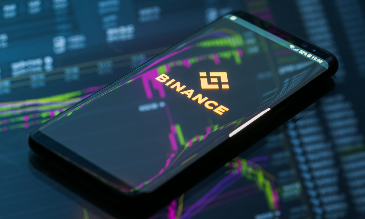Binance reanuda servicios