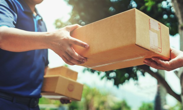 Amazon Pushes Shipping Services for Online Merchants