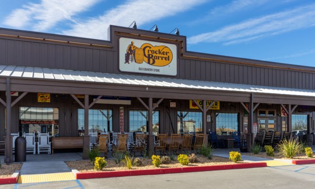 Cracker Barrel Sees Consumer Belt-Tightening Impede Summer Dining Bump